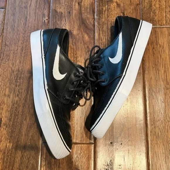Nike SB Stefan Janoski Low Black Leather Perforated Sneakers Men’s Size 11 - Picture 3 of 8